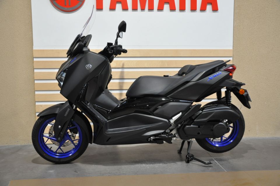 YAMAHA X-MAX 125 4