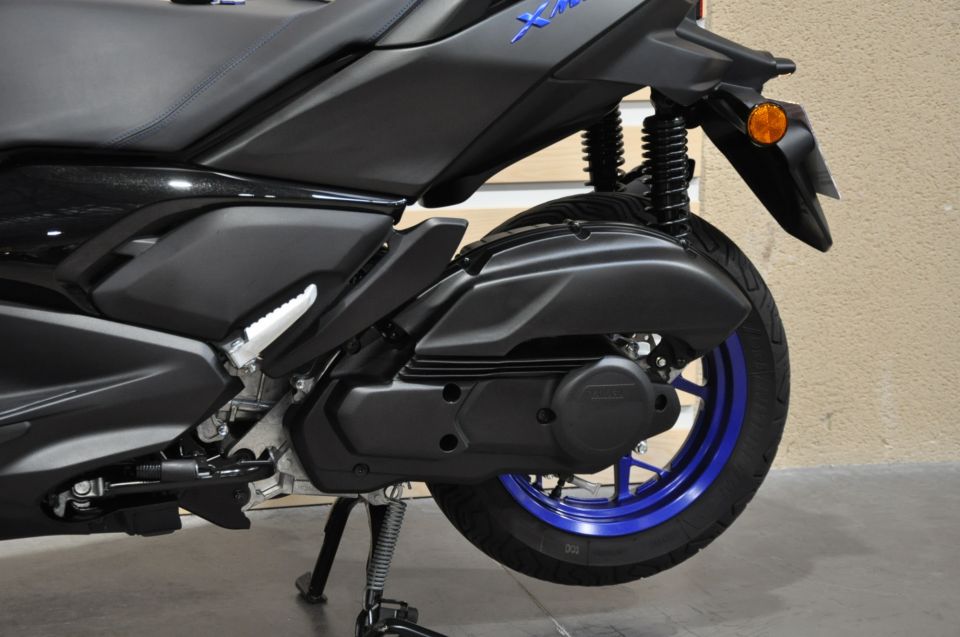 YAMAHA X-MAX 125 4