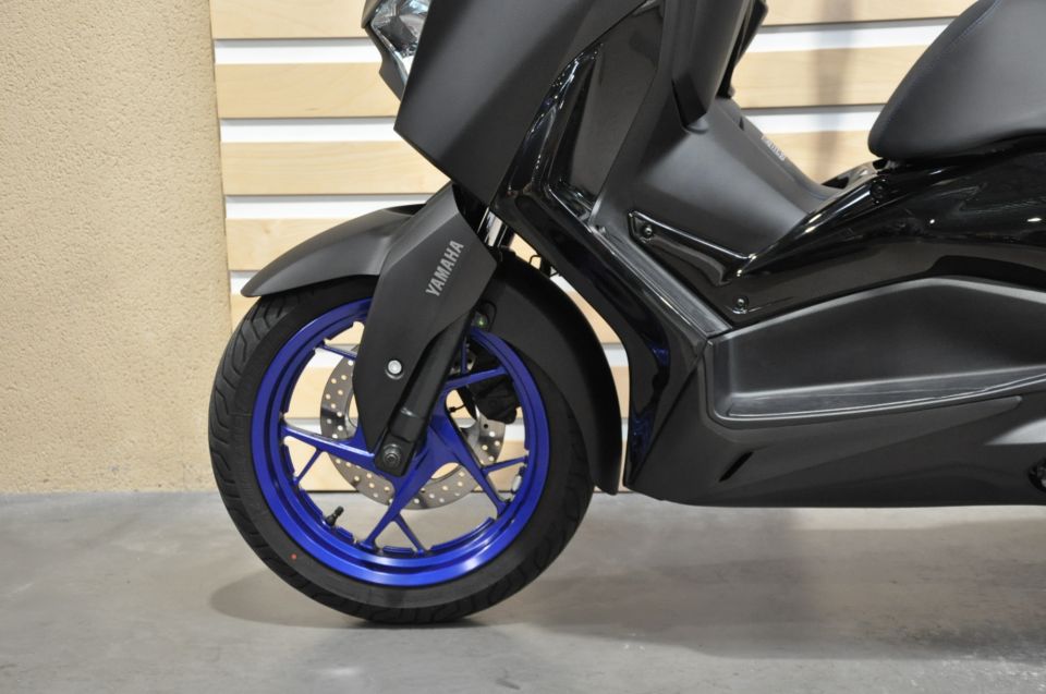 YAMAHA X-MAX 125 4