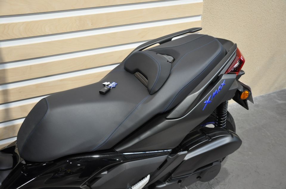 YAMAHA X-MAX 125 4
