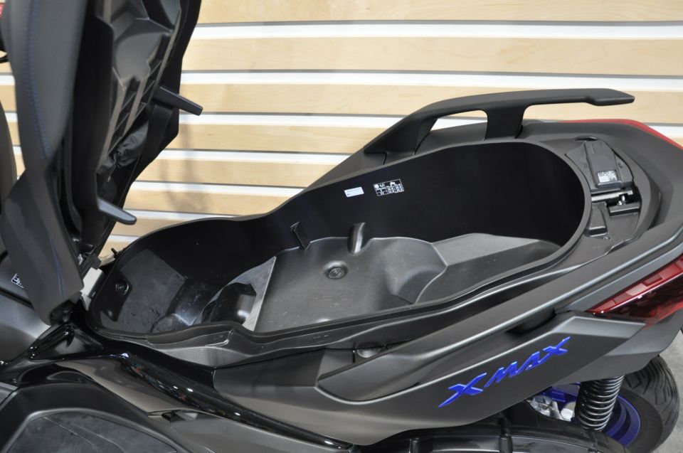 YAMAHA X-MAX 125 4
