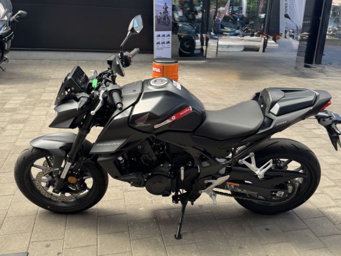 HONDA CB750 Hornet 35 kW 4