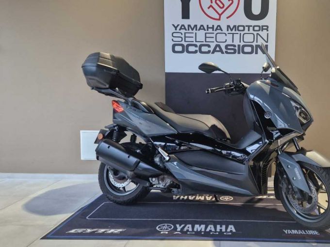 YAMAHA XMAX 300 Tech Max 4