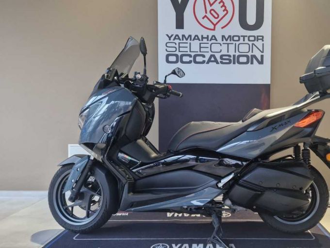 YAMAHA XMAX 300 Tech Max 4