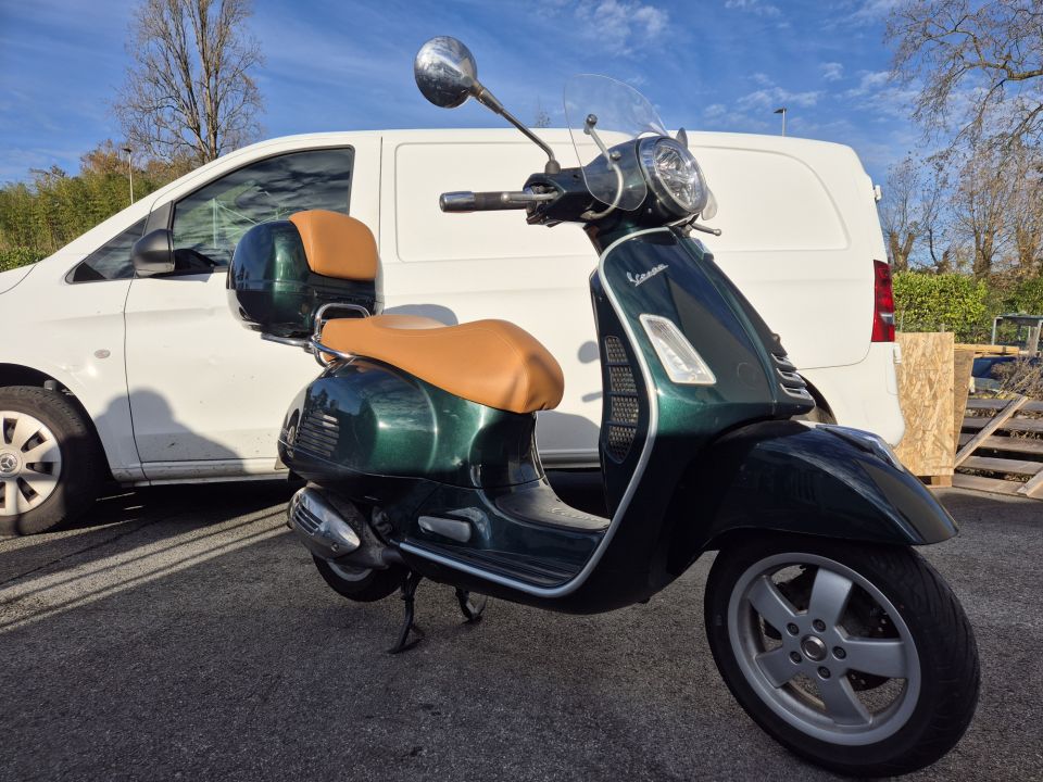 VESPA GTS 300 4