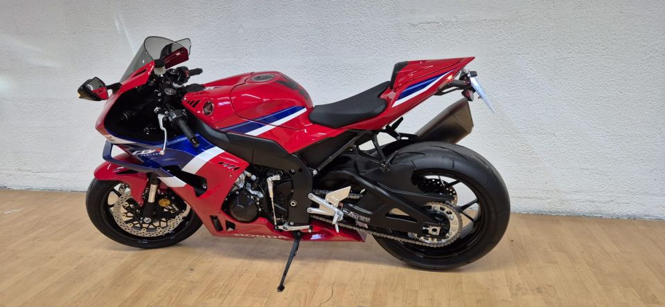 HONDA CBR 1000 RR FIREBLADE - HRC 4