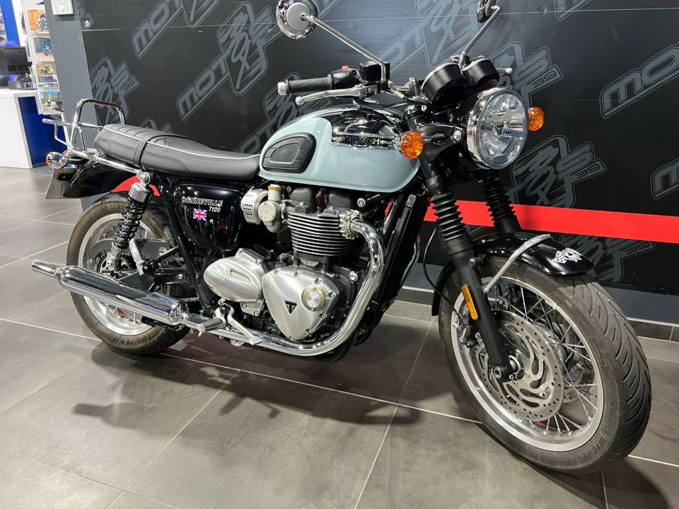 TRIUMPH BONNEVILLE T120 4