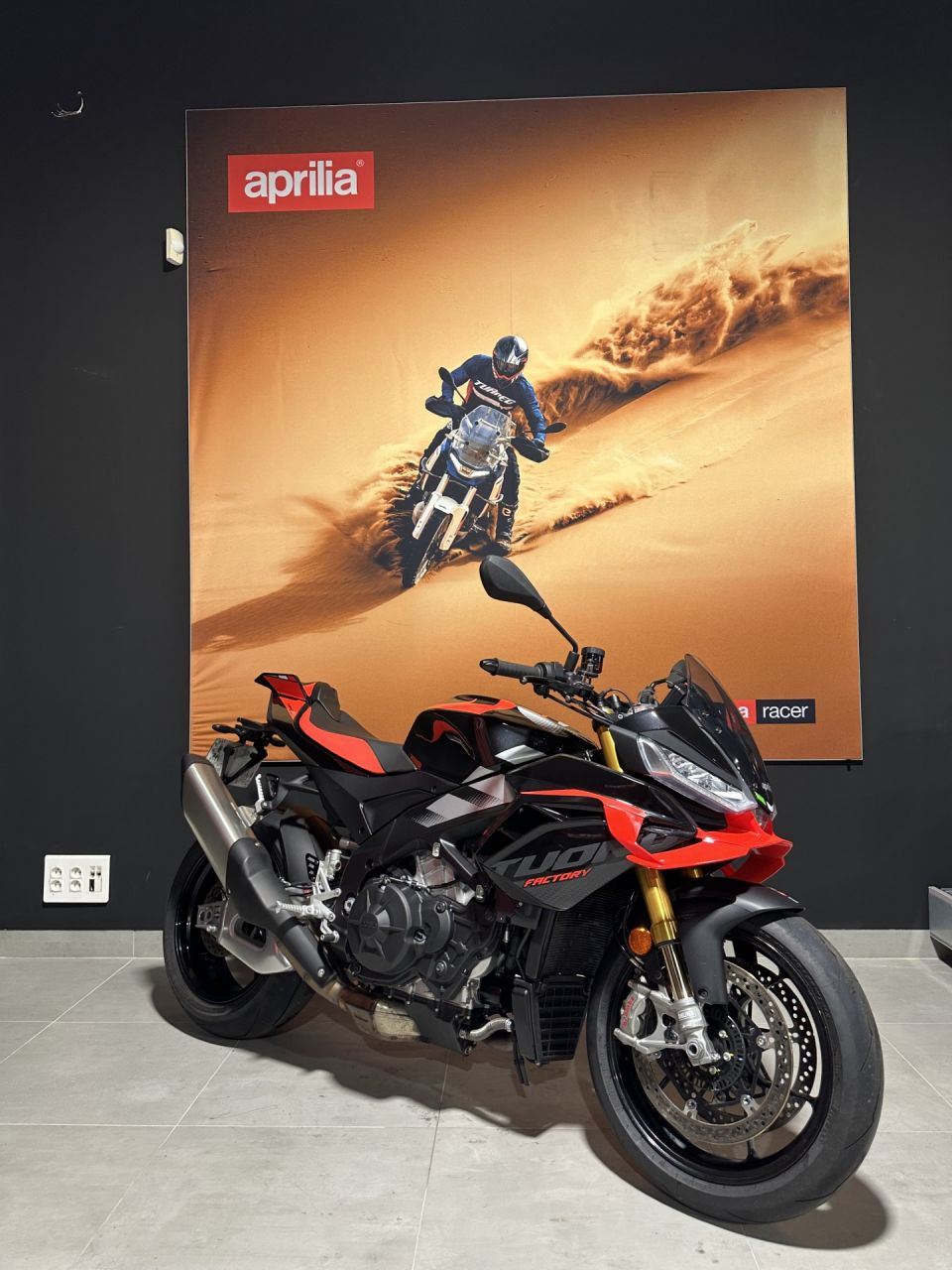 APRILIA TUONO 1100 V4 FACTORY 4