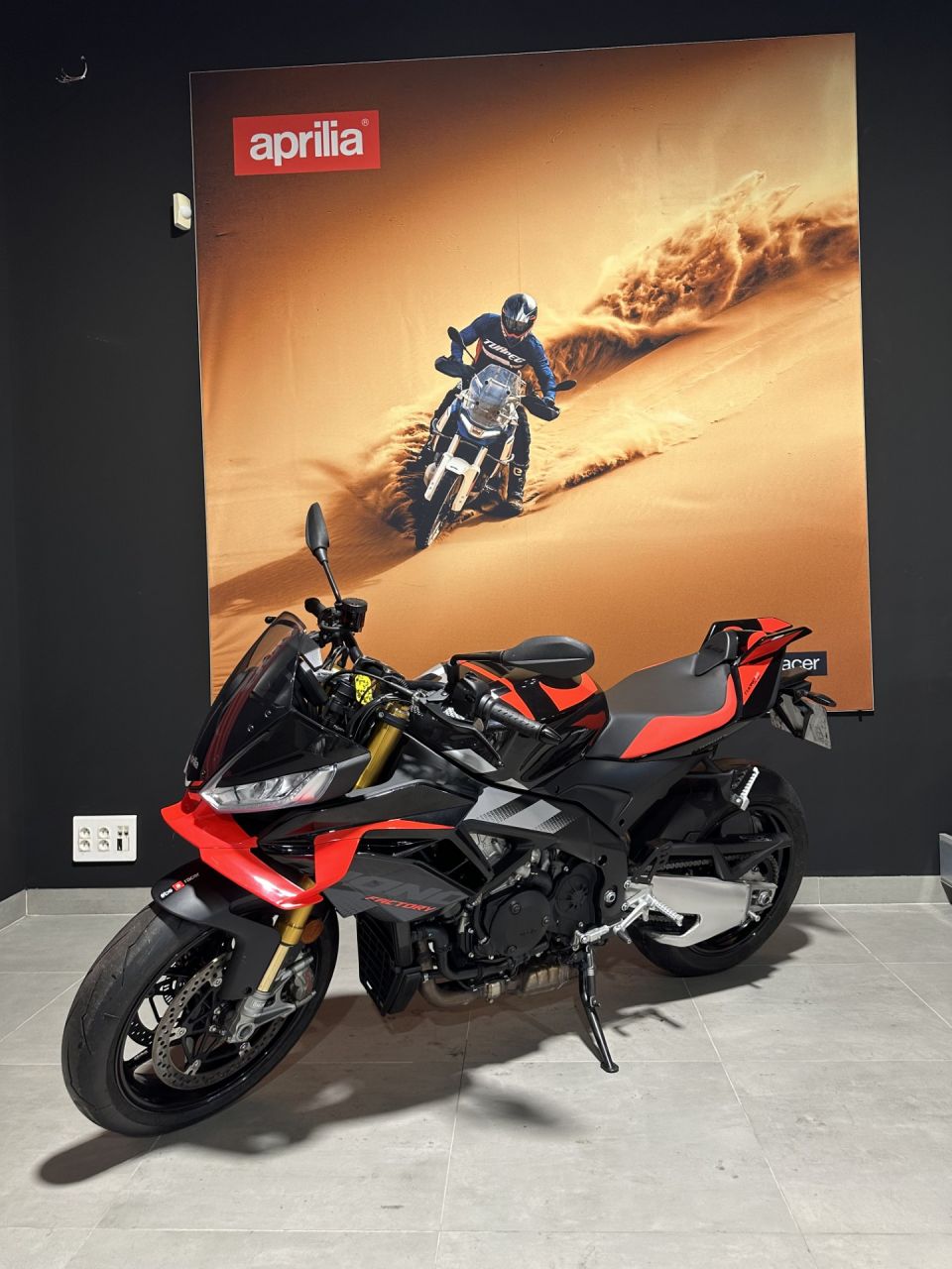 APRILIA TUONO 1100 V4 FACTORY 4