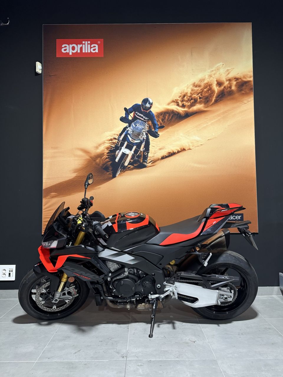 APRILIA TUONO 1100 V4 FACTORY 4