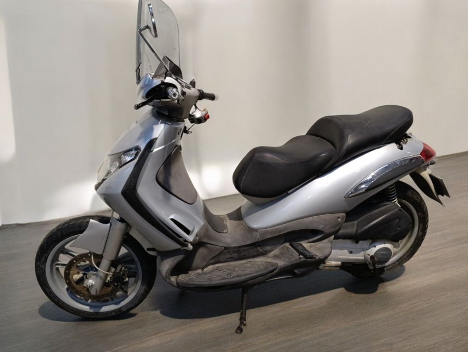 PIAGGIO BEVERLY 125 4