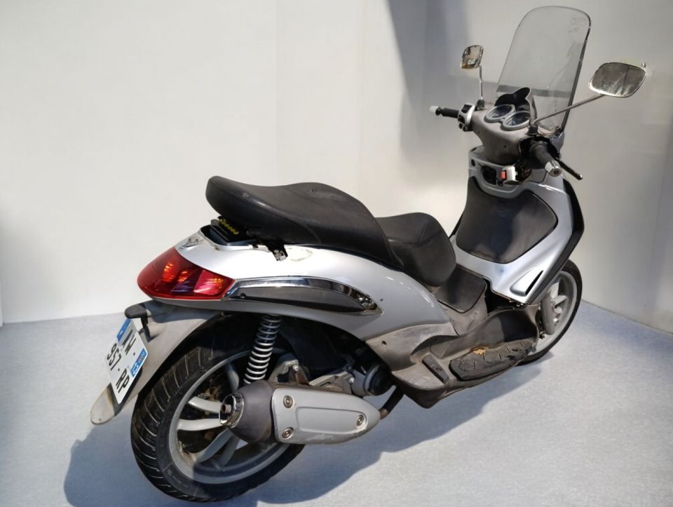 PIAGGIO BEVERLY 125 4