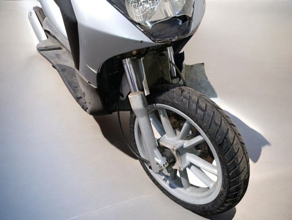 PIAGGIO BEVERLY 125 4