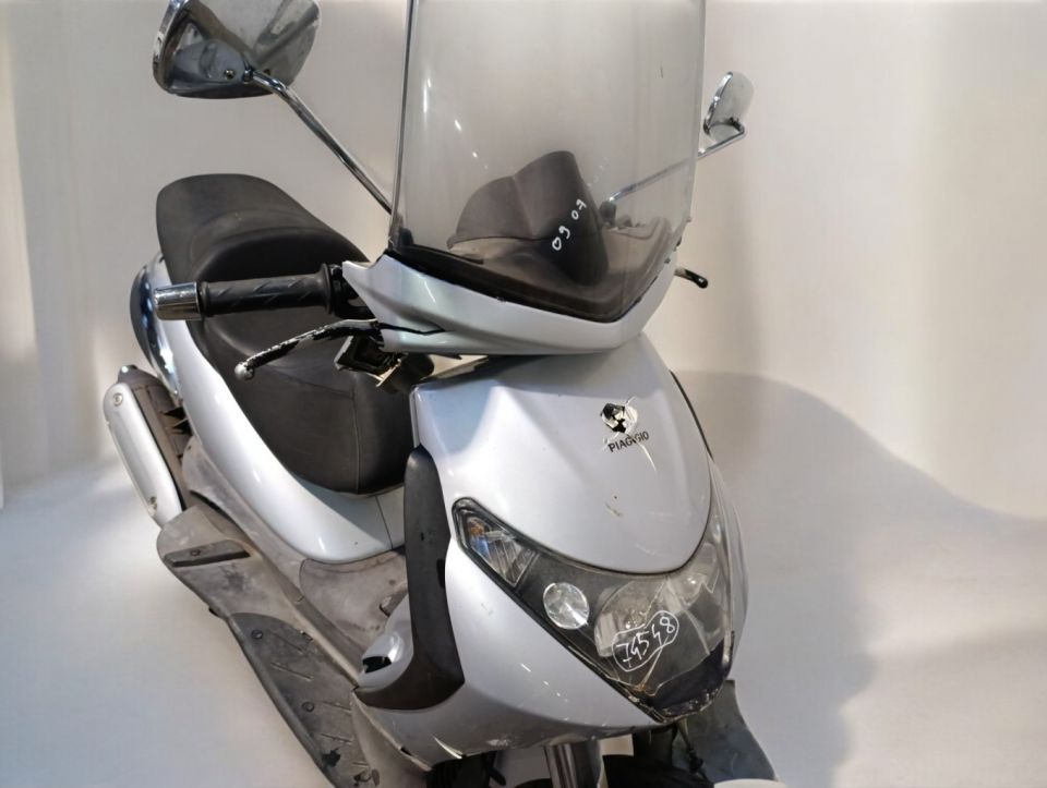 PIAGGIO BEVERLY 125 4
