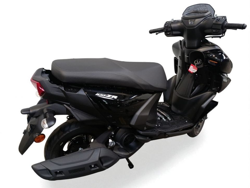YAMAHA RayZR 125 4
