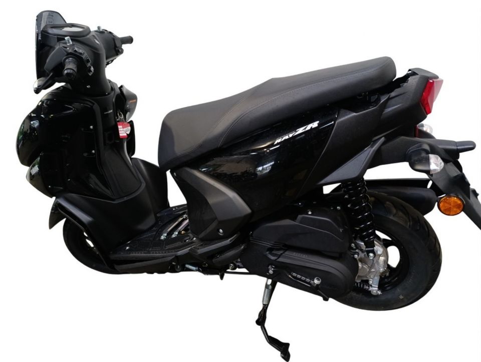 YAMAHA RayZR 125 4