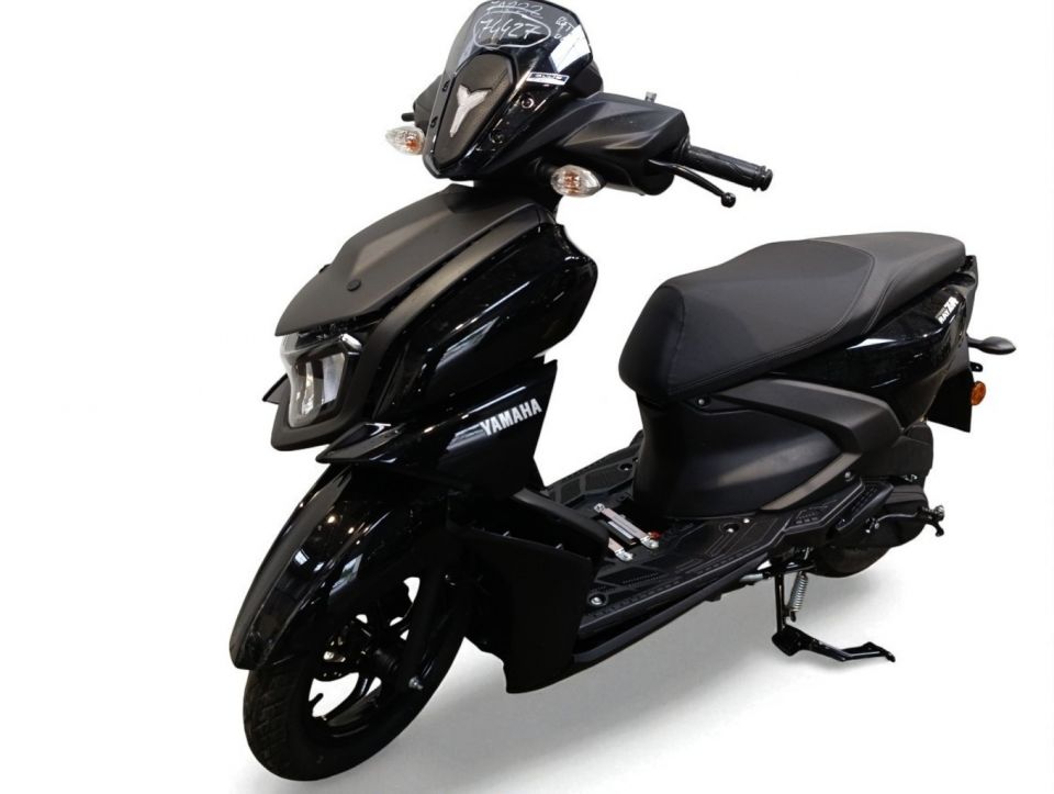 YAMAHA RayZR 125 4