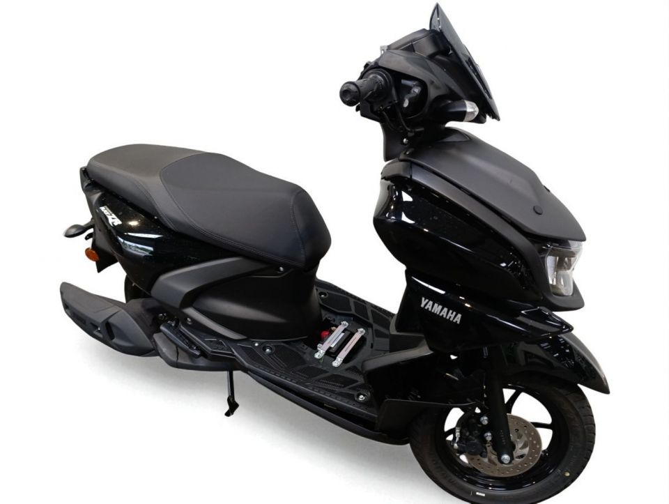 YAMAHA RayZR 125 4