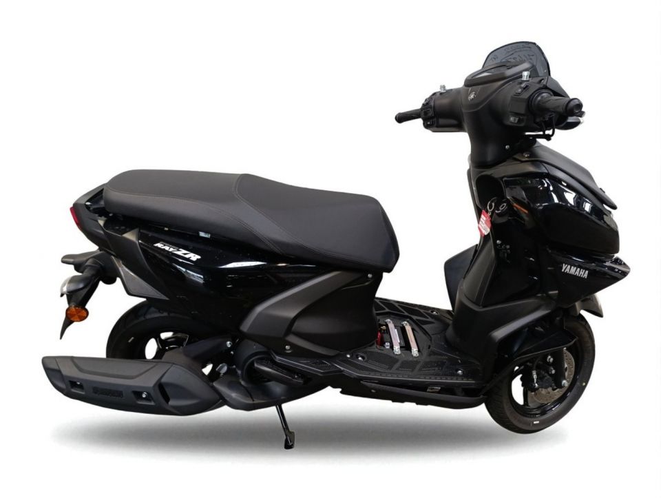 YAMAHA RayZR 125 4