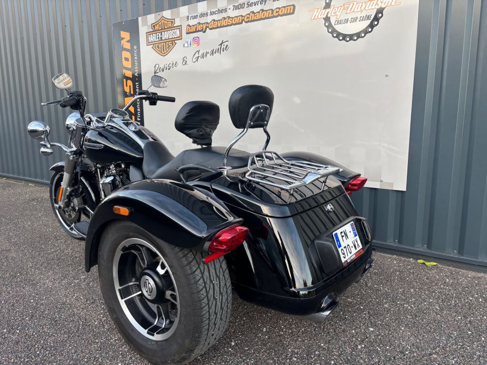 HARLEY-DAVIDSON TRIKE FREEWHEELER 1868 4