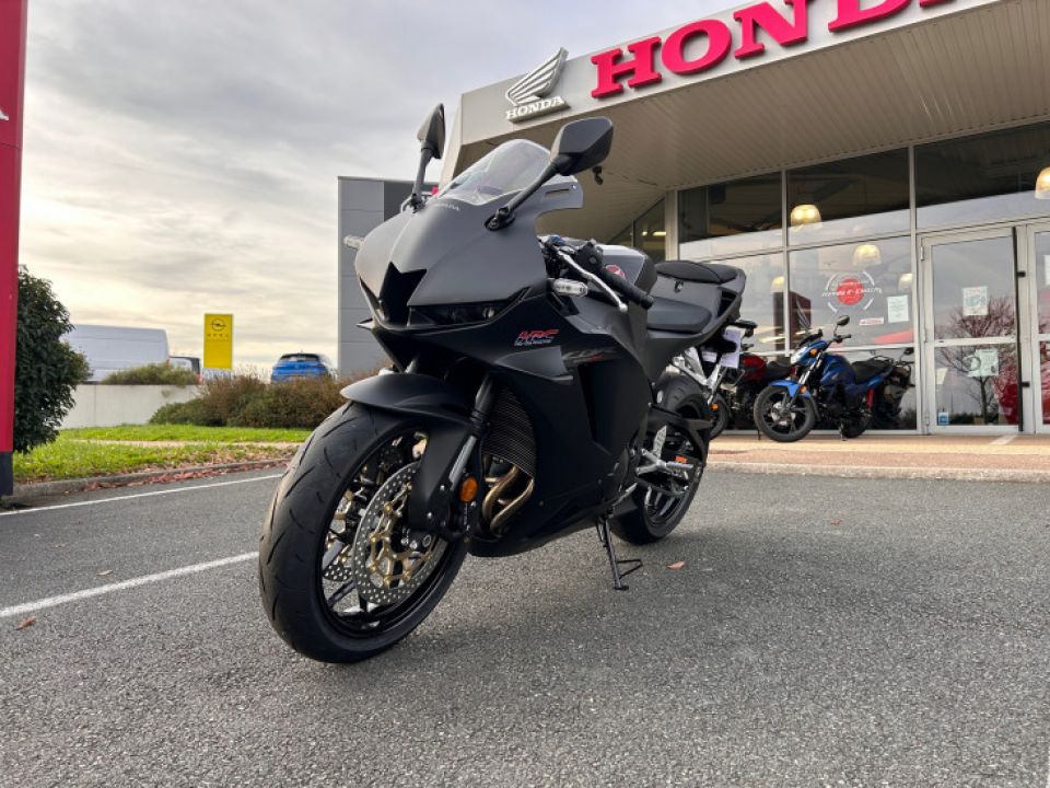 HONDA CBR600RR 4