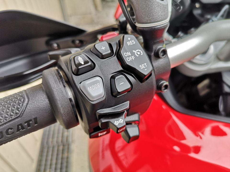 DUCATI MULTISTRADA V4 S 4