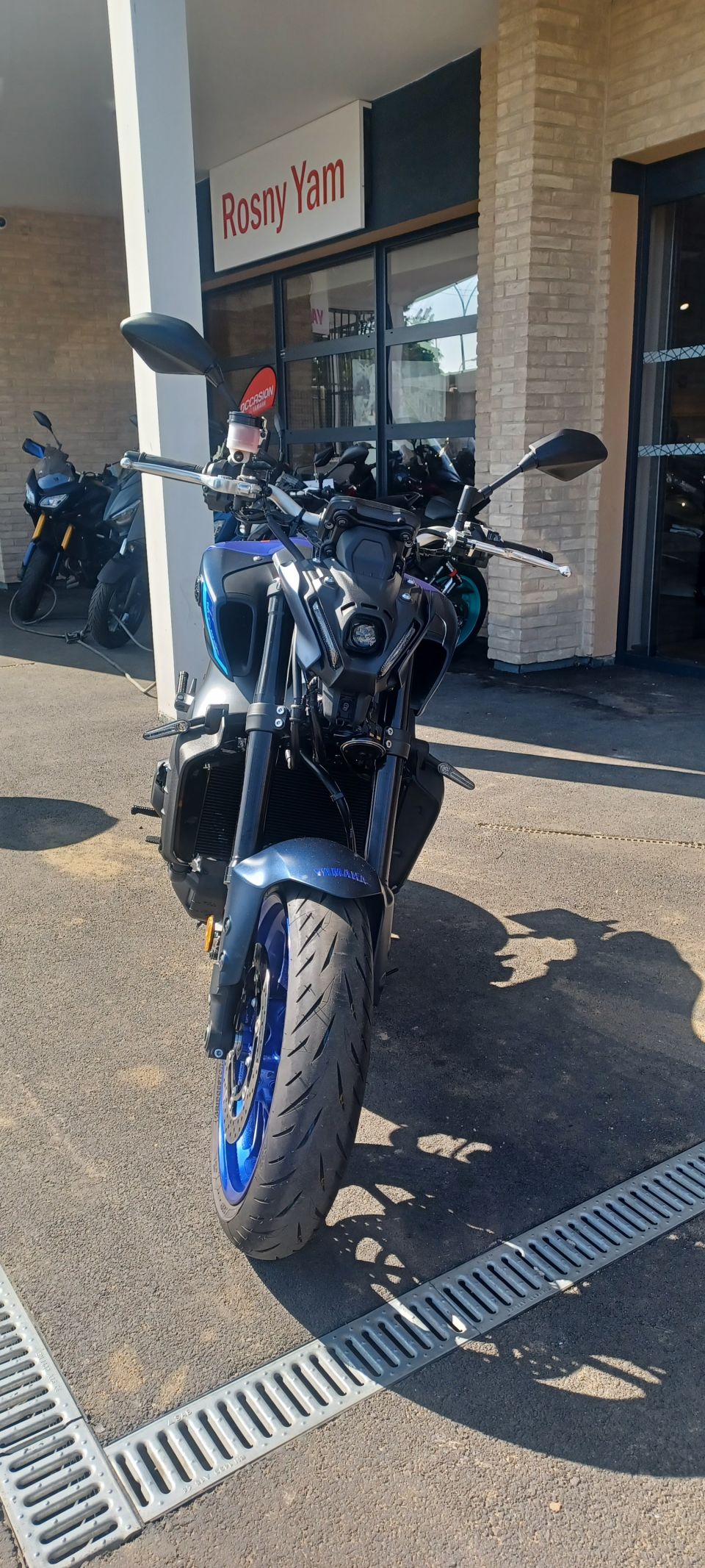 YAMAHA MT-09 4