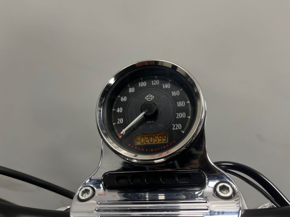 HARLEY-DAVIDSON SPORTSTER CUSTOM 1200 LIMITED 4