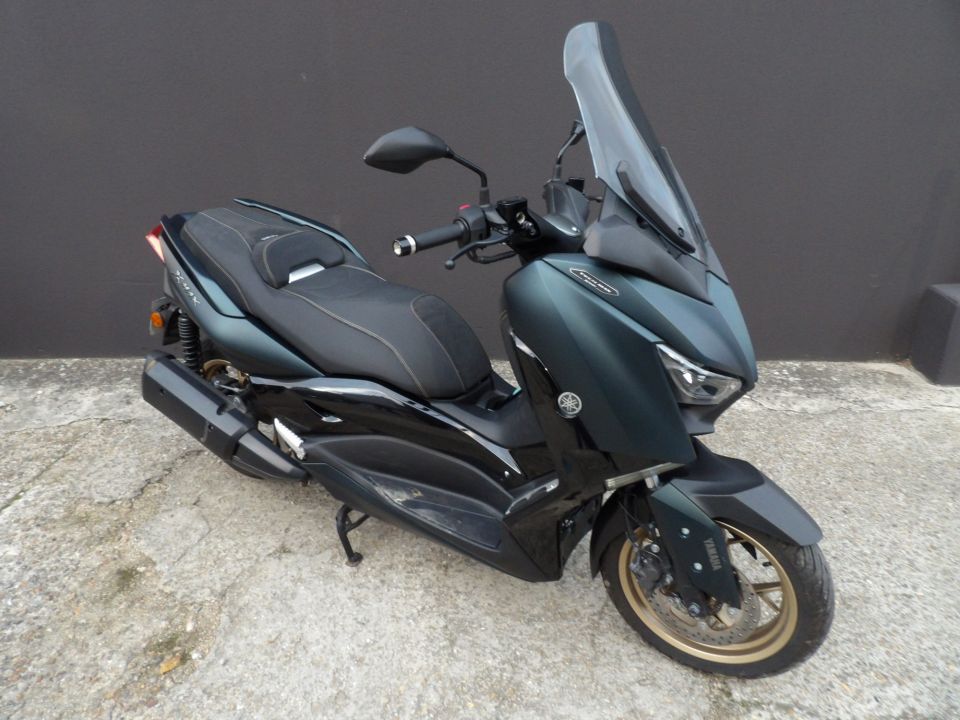YAMAHA XMAX 300 Tech Max 4