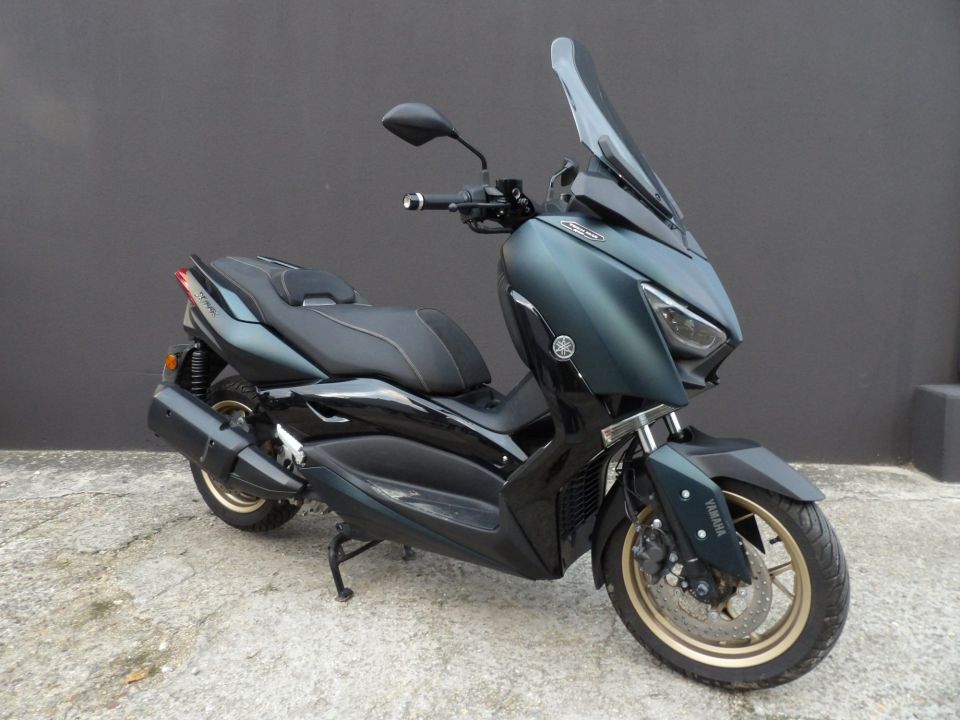 YAMAHA XMAX 300 Tech Max 4