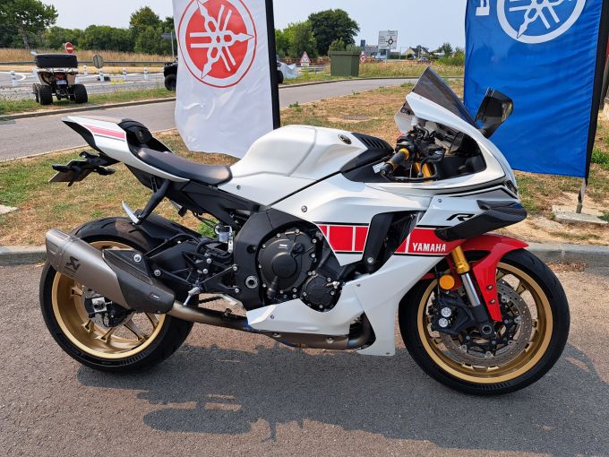 YAMAHA YZF-R1 WORLD GP 60TH ANNIVERSARY 4