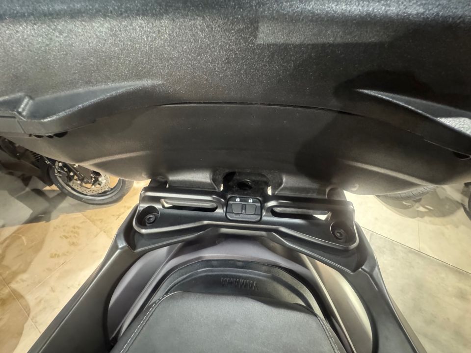 YAMAHA XP T-MAX 560 TECH MAX 4