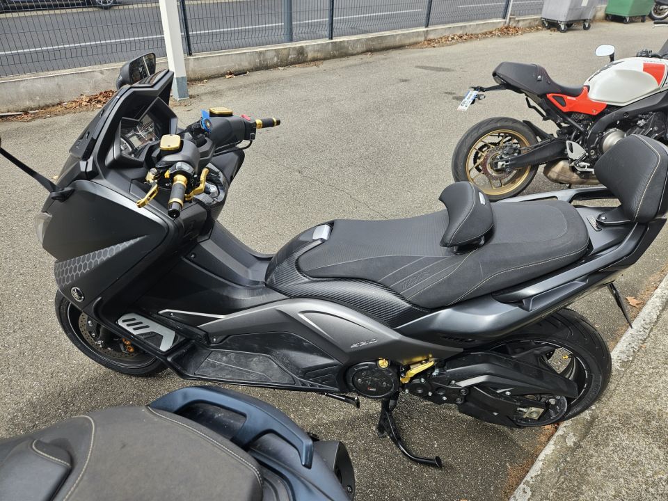 YAMAHA XP T-MAX 530 IRON MAX 4