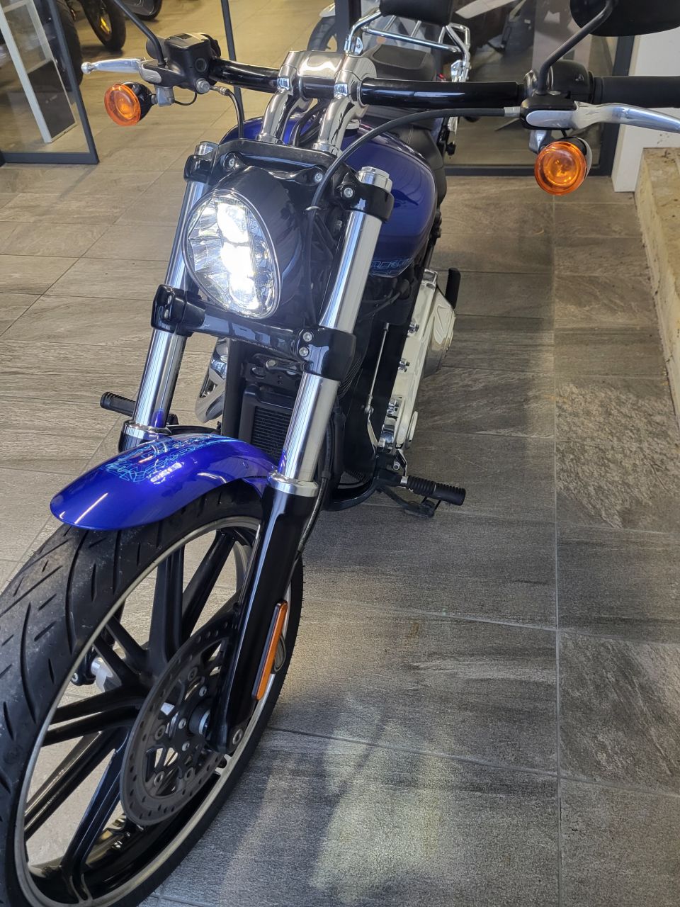 HARLEY-DAVIDSON SOFTAIL BREAKOUT 1868 4