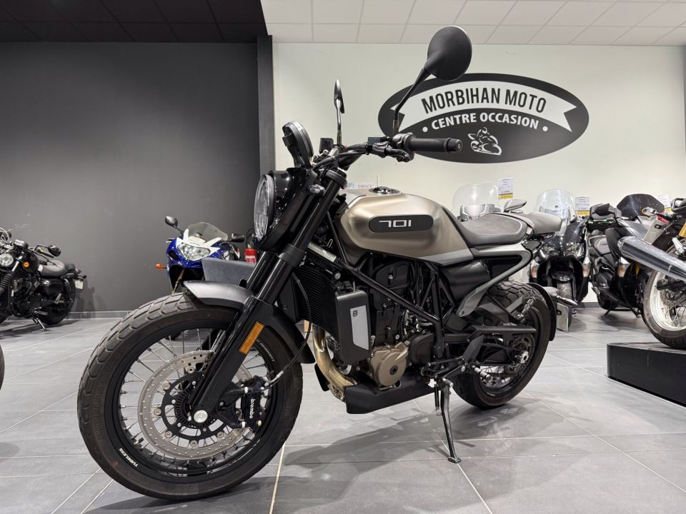 HUSQVARNA SVARTPILEN 701 4