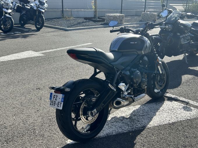 TRIUMPH TRIDENT 660 4