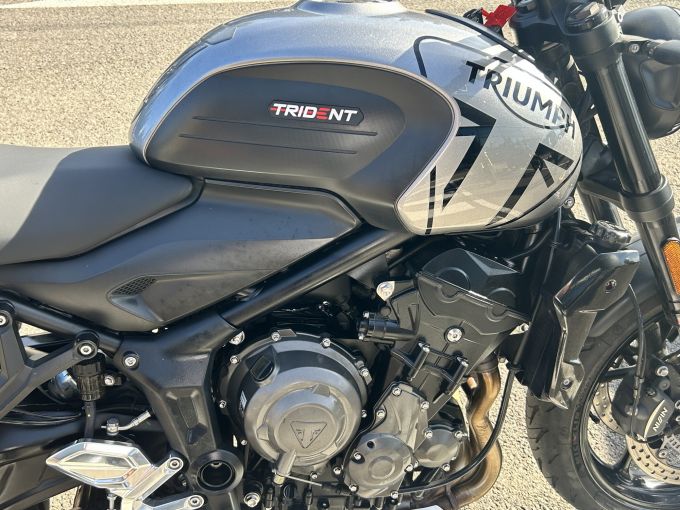 TRIUMPH TRIDENT 660 4