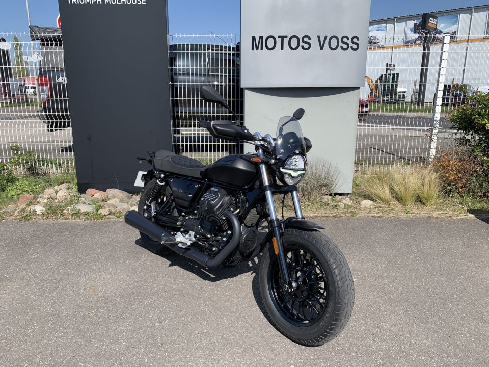 MOTO GUZZI V9 BOBBER 4