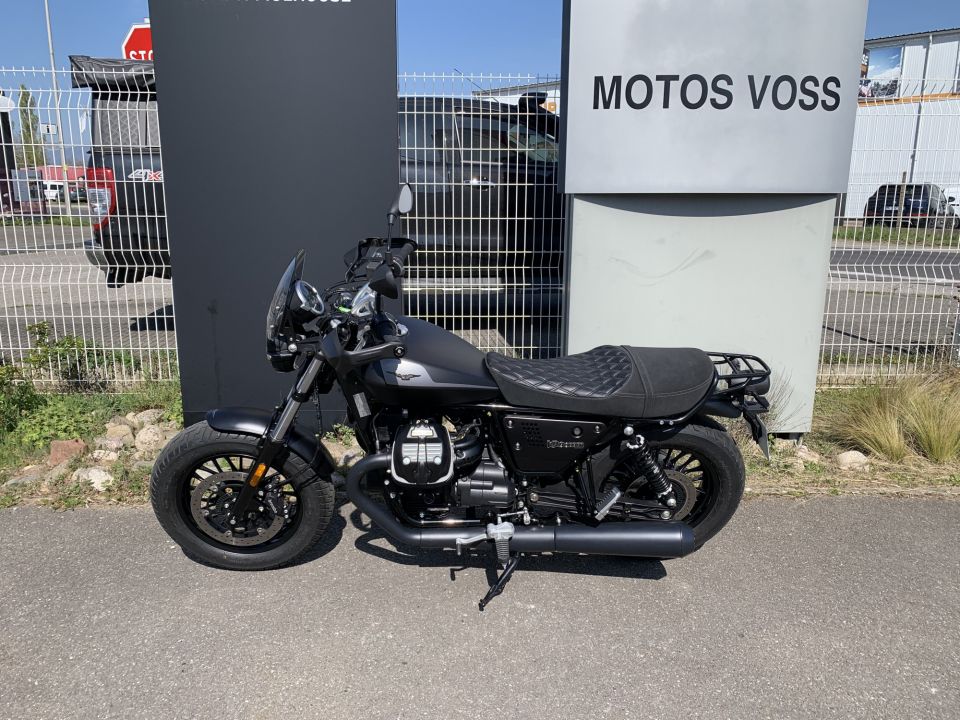 MOTO GUZZI V9 BOBBER 4