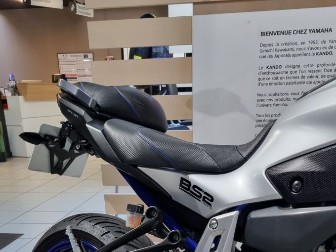 YAMAHA MT-07 (47.5CV) 4