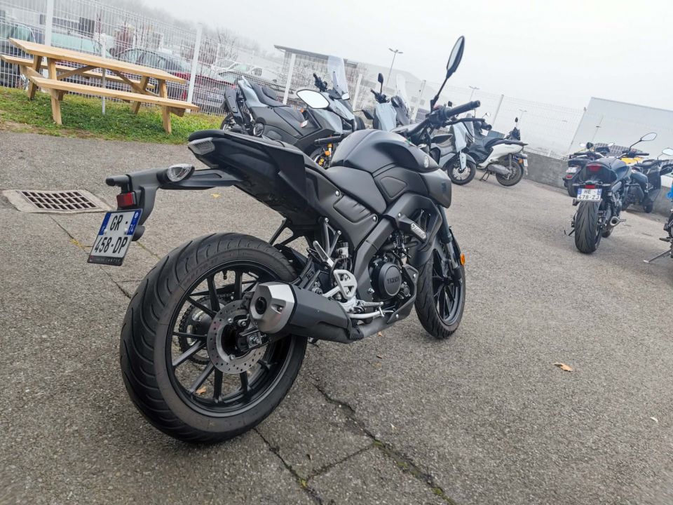 YAMAHA MT-125 ABS 4