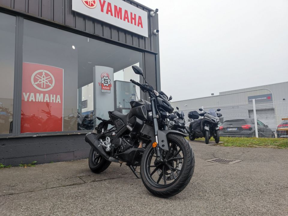 YAMAHA MT-125 ABS 4