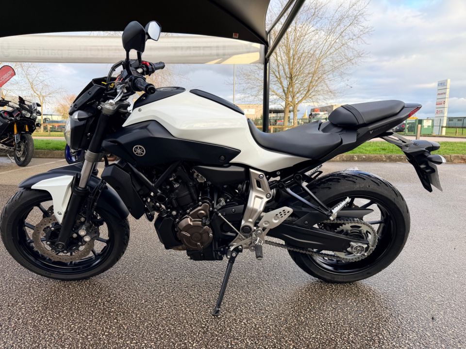 YAMAHA MT-07 35KW 4