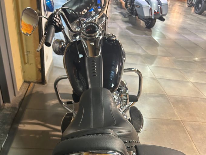 HARLEY-DAVIDSON SOFTAIL HERITAGE 1868 CLASSIC 4