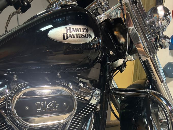 HARLEY-DAVIDSON SOFTAIL HERITAGE 1868 CLASSIC 4