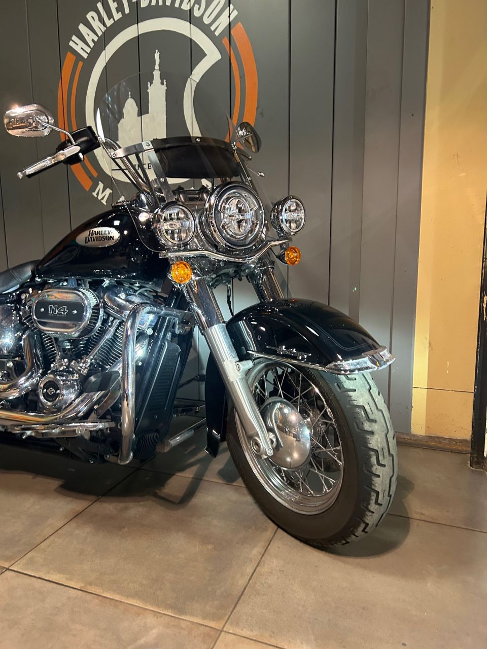 HARLEY-DAVIDSON SOFTAIL HERITAGE 1868 CLASSIC 4