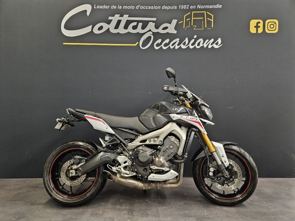 YAMAHA MT-09 STREET R. 4