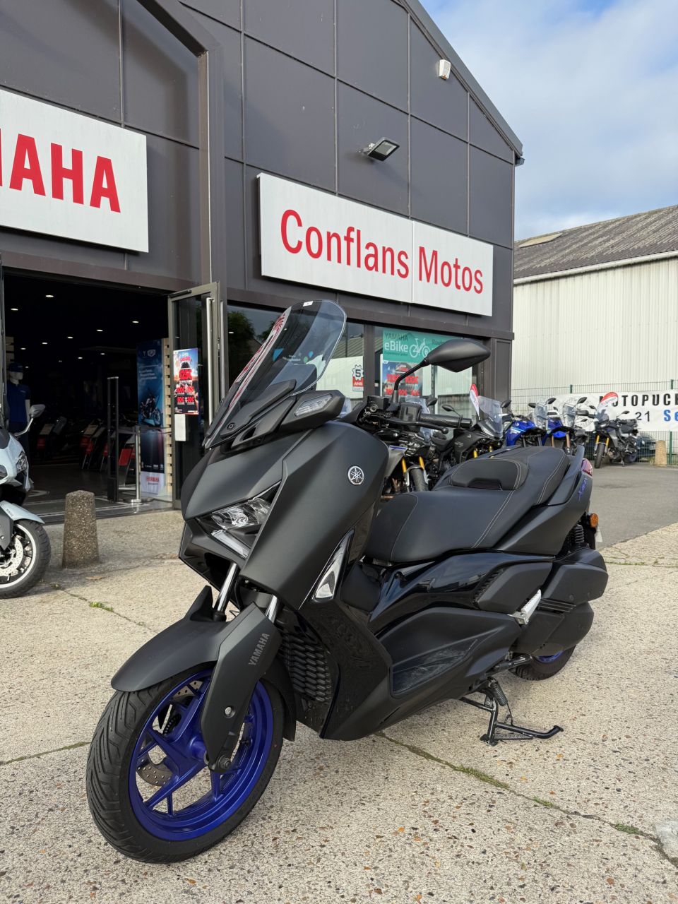 YAMAHA XMAX 300 4