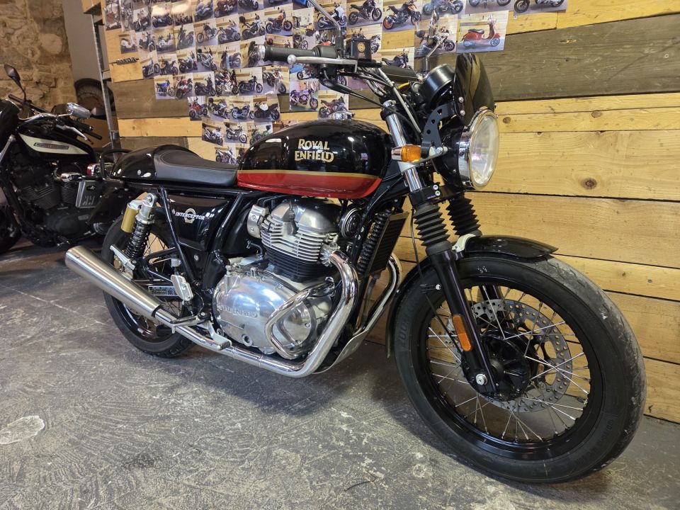 ROYAL ENFIELD INTERCEPTOR 4