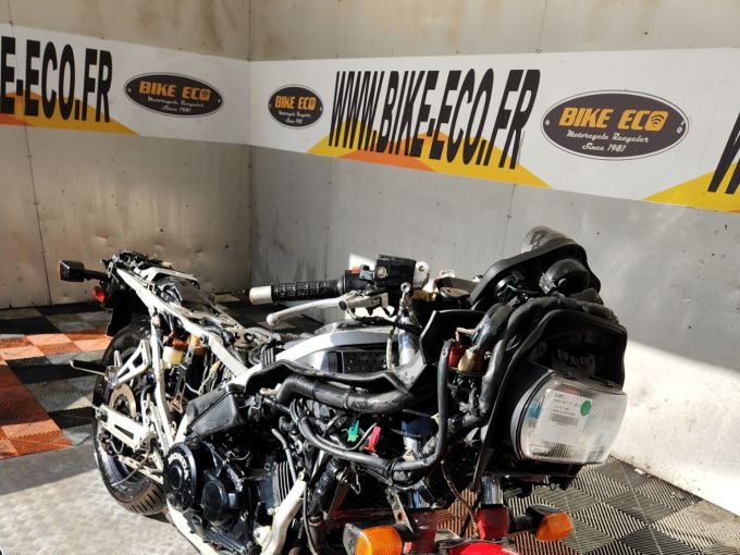 HONDA VF 1000 R 4